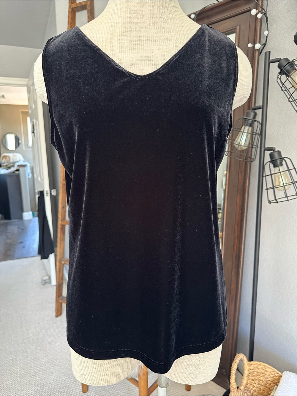 Chico's Black Velvet V-Neck Tank size small (1 or 8-10)